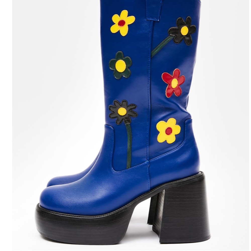 NEW Darling Daughter Floral Boots dELiA*s (Floral Platform Cowboy Boots)